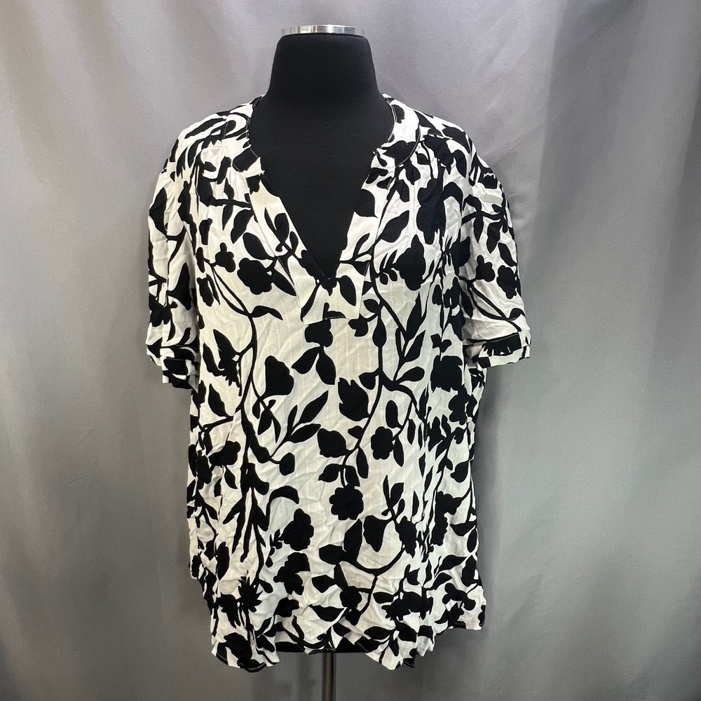 Well Worn Blouse Top Womens XL White Black Floral Split Neck Short Sleeve Summer